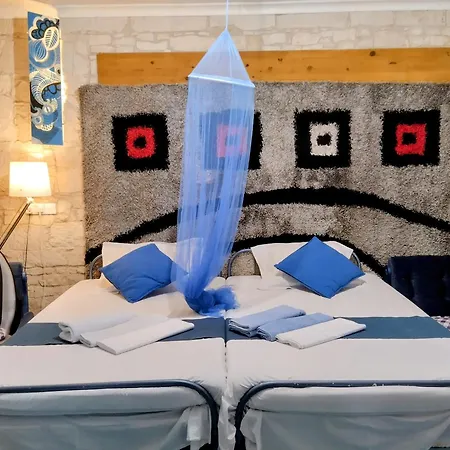 Tzionis Holidays Stonehouse *