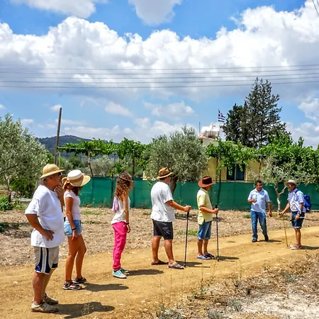 Gospodarstwo wiejskie Tzionis Holidays Stonehouse