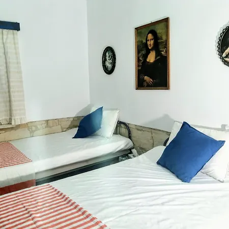 Gospodarstwo wiejskie Tzionis Holidays Stonehouse *