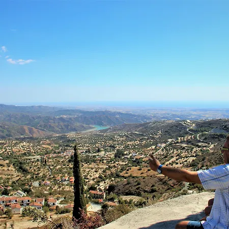 Gospodarstwo wiejskie Tzionis Holidays Stonehouse *