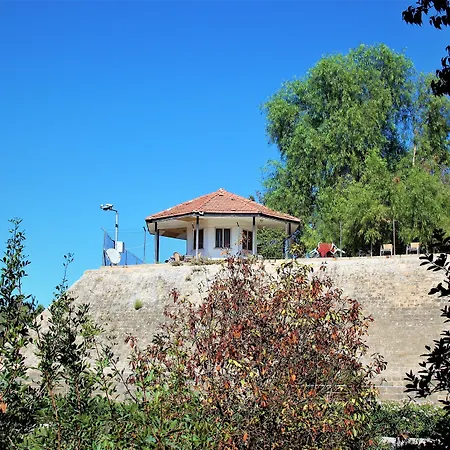 Tzionis Holidays Stonehouse Gospodarstwo wiejskie *