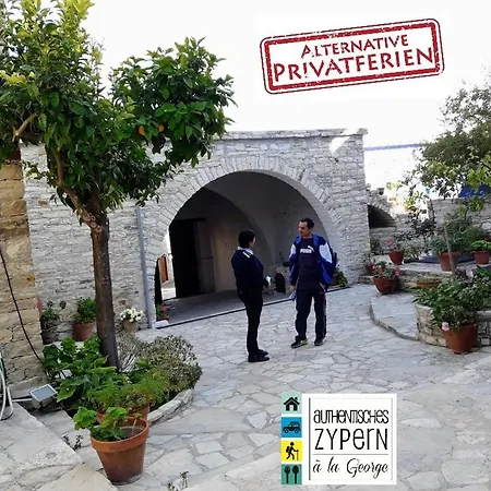 Tzionis Holidays Stonehouse Landhaus *