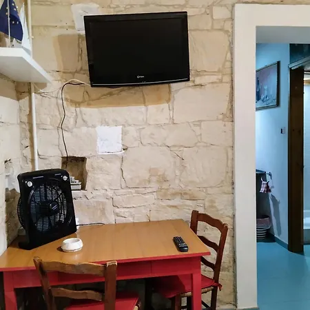 Tzionis Holidays Stonehouse Lympia