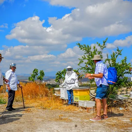 Kır Evi Tzionis Holidays Stonehouse *