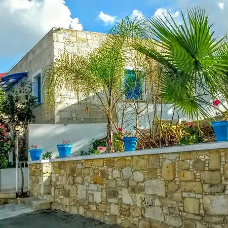 Country house Tzionis Holidays Stonehouse