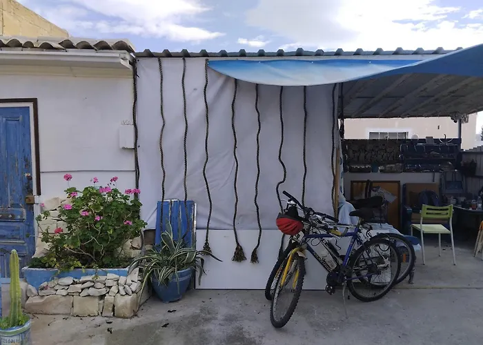 Tzionis Holidays Stonehouse *