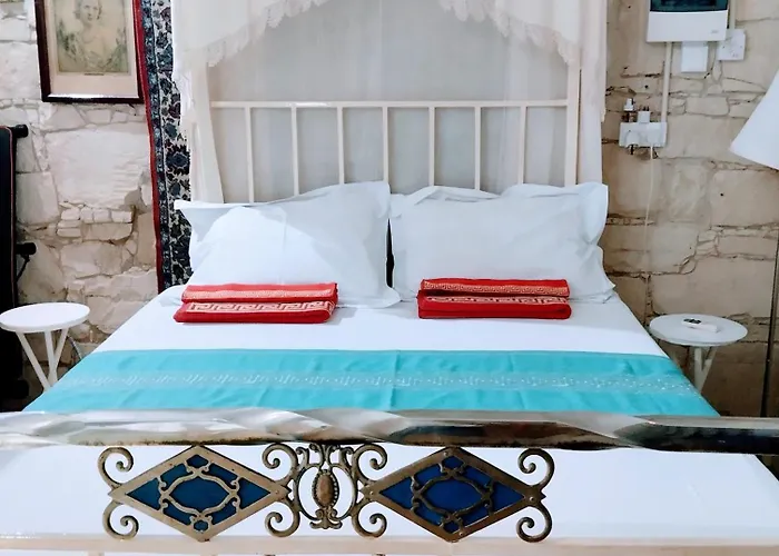 Tzionis Holidays Stonehouse * Lympia