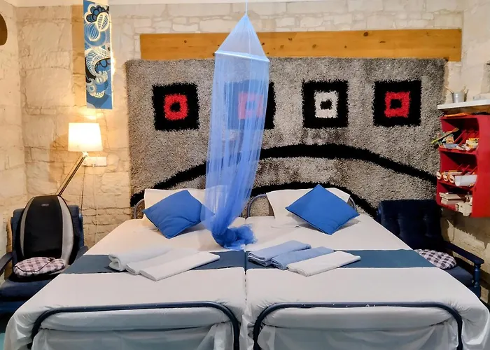 Tzionis Holidays Stonehouse *