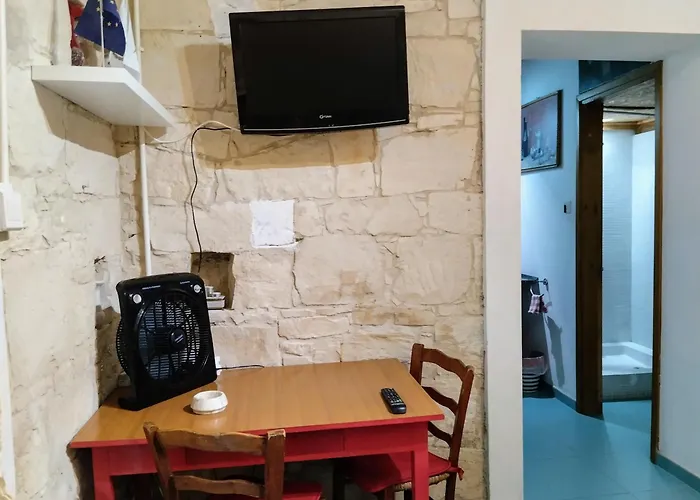 Tzionis Holidays Stonehouse Lympia