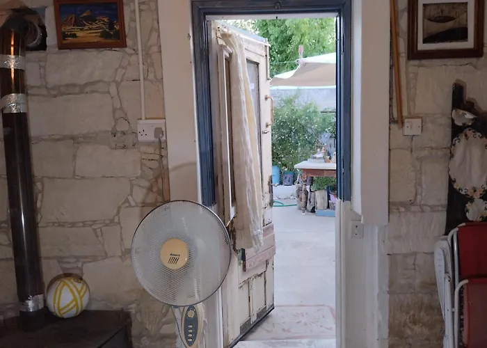 Tzionis Holidays Stonehouse