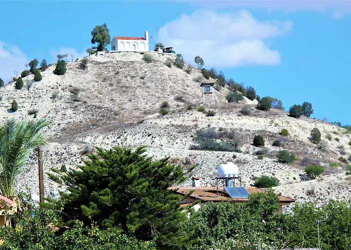 Tzionis Holidays Stonehouse *