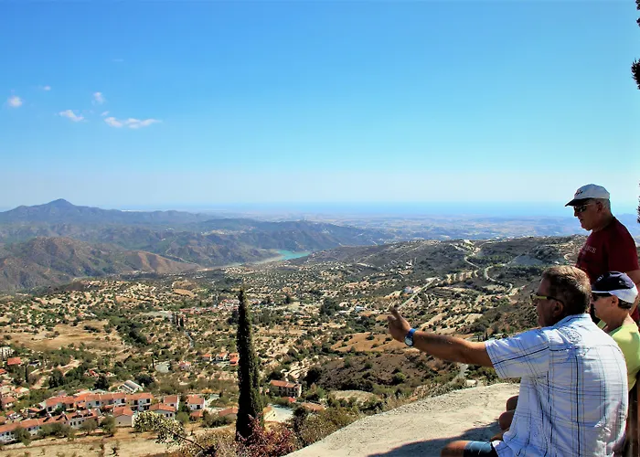 컨트리하우스 Tzionis Holidays Stonehouse *