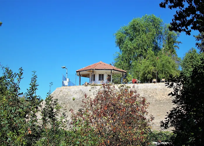 Tzionis Holidays Stonehouse 컨트리하우스 *