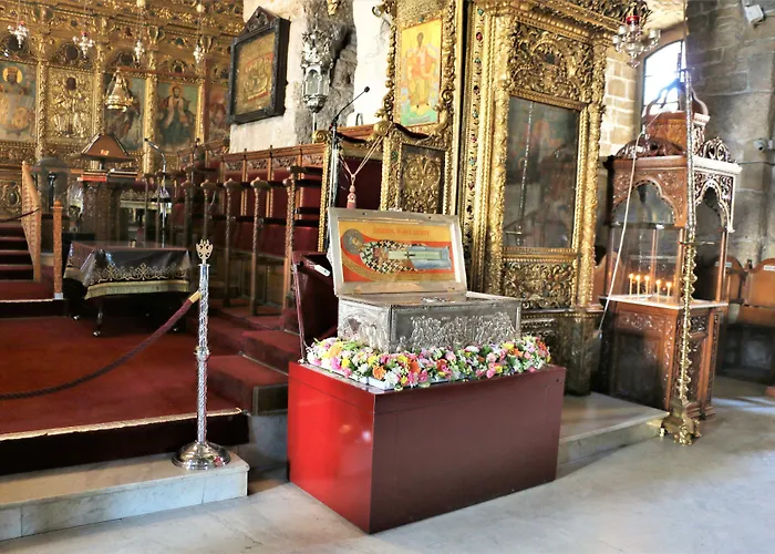 Tzionis Holidays Stonehouse 컨트리하우스 *